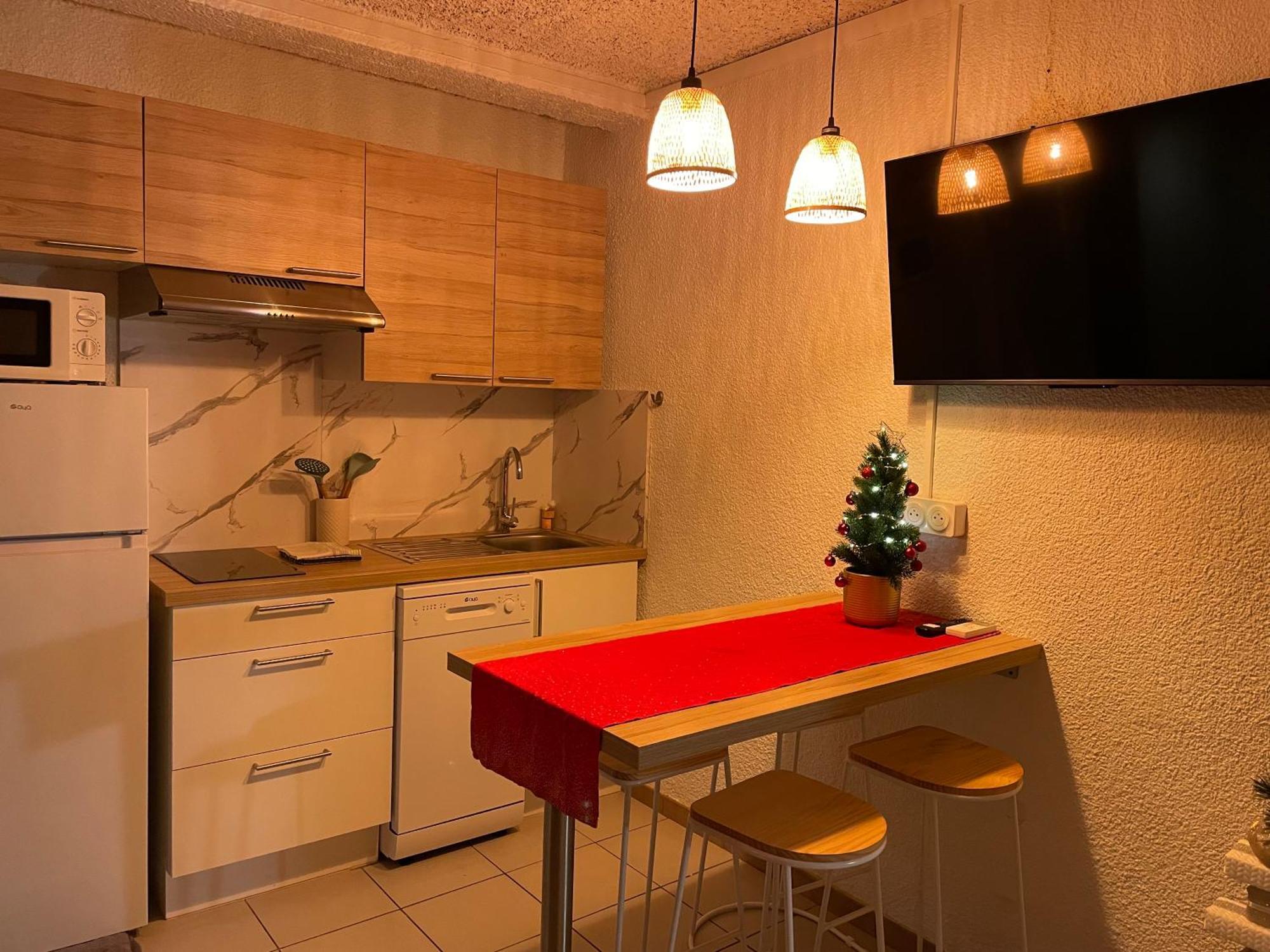 Studio Cosy A 300M De La Mer, Face Aux Festivals, Derriere La Night Life 르발카레스 외부 사진