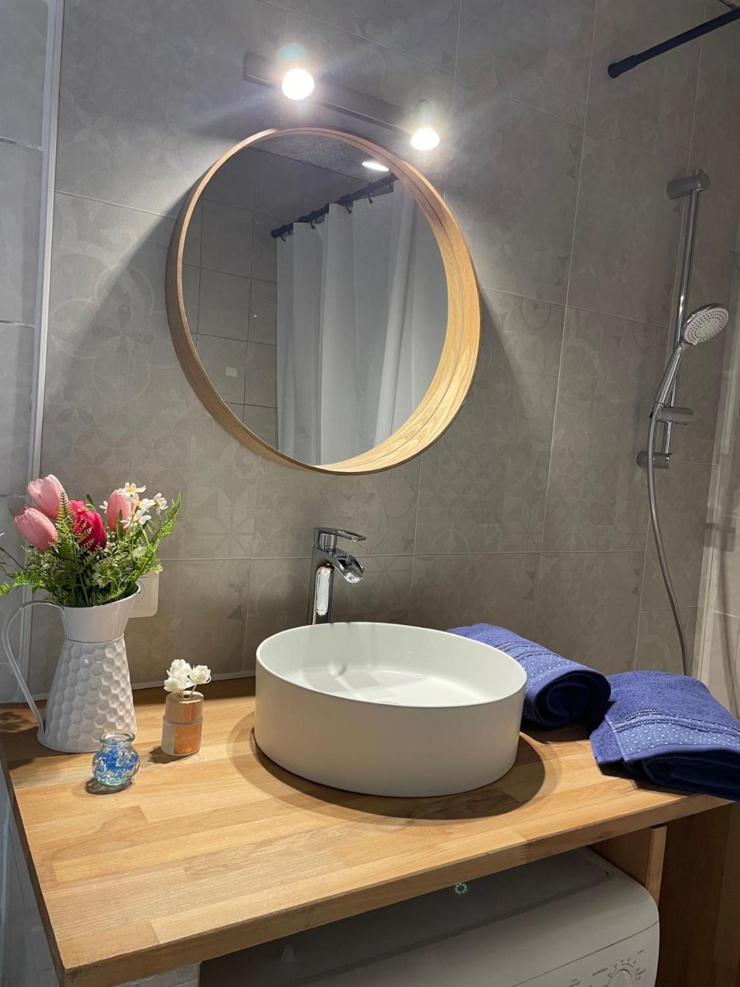 Studio Cosy A 300M De La Mer, Face Aux Festivals, Derriere La Night Life 르발카레스 외부 사진