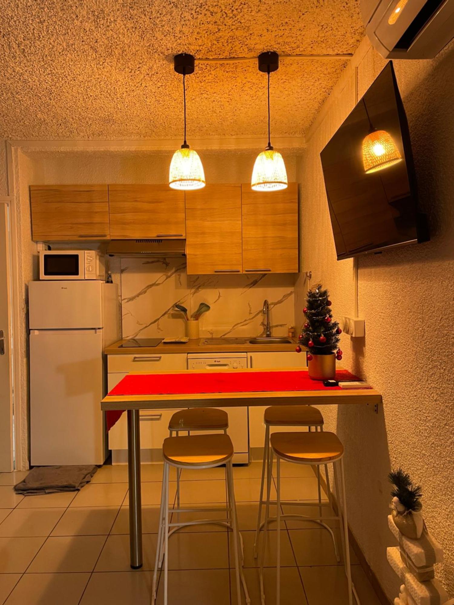 Studio Cosy A 300M De La Mer, Face Aux Festivals, Derriere La Night Life 르발카레스 외부 사진